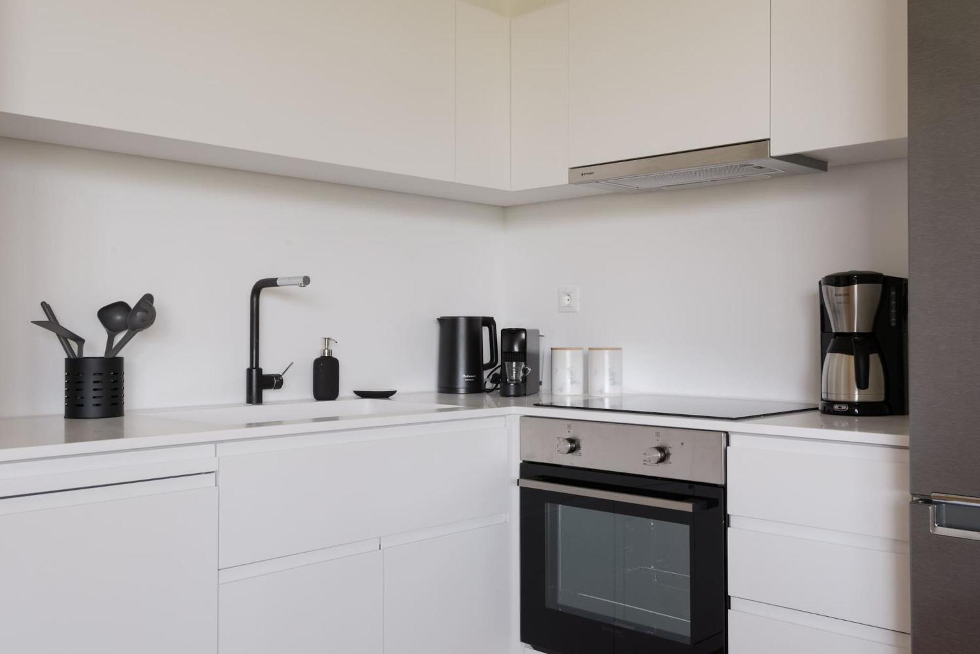 Urban Apt With Stunning Acropolis View & Roofdeck Athens Luaran gambar