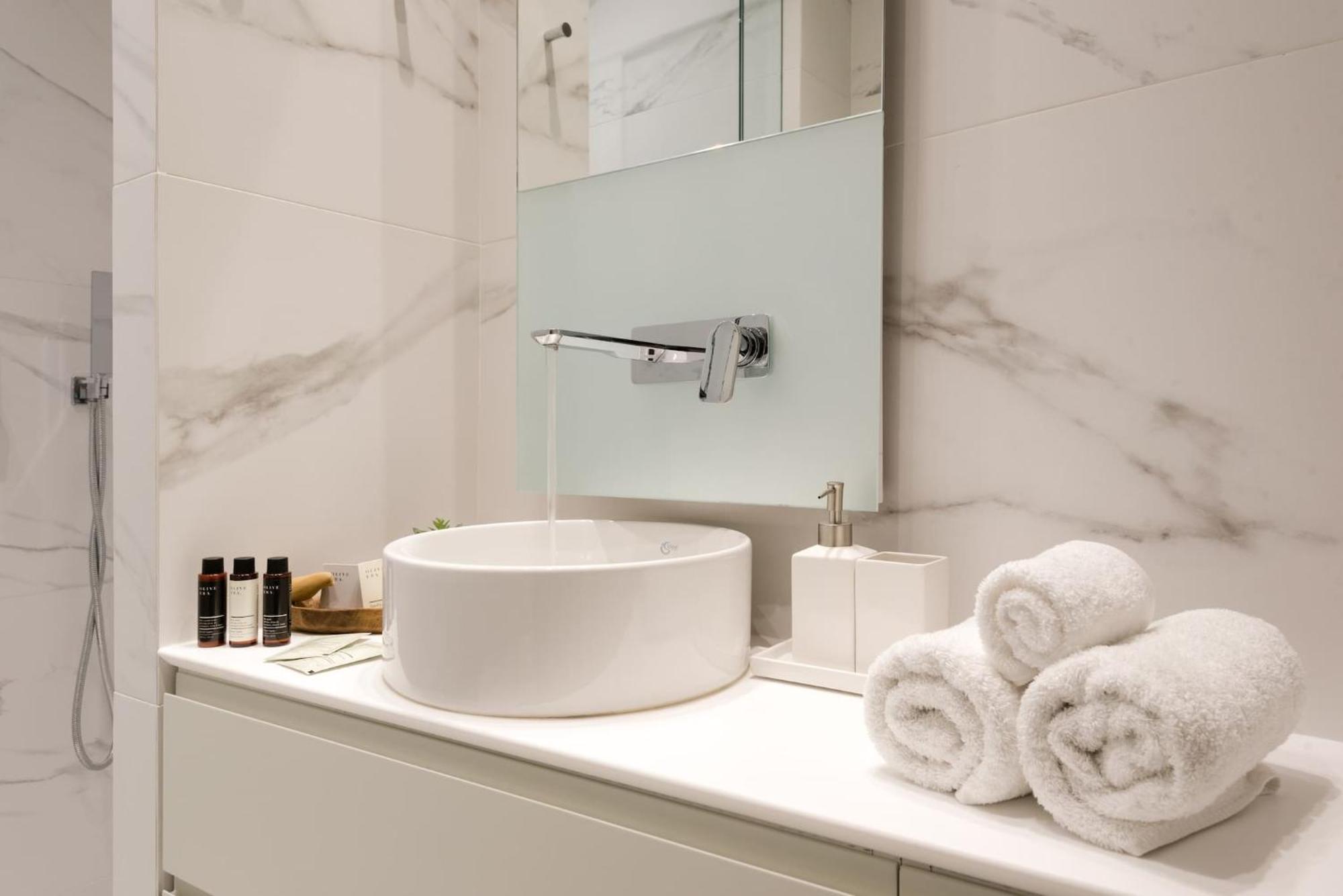 Urban Apt With Stunning Acropolis View & Roofdeck Athens Luaran gambar