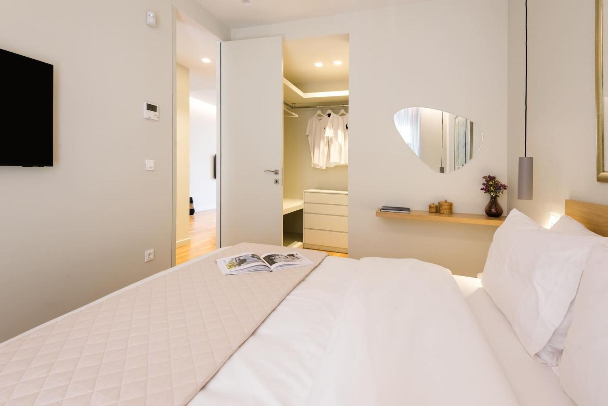 Urban Apt With Stunning Acropolis View & Roofdeck Athens Luaran gambar
