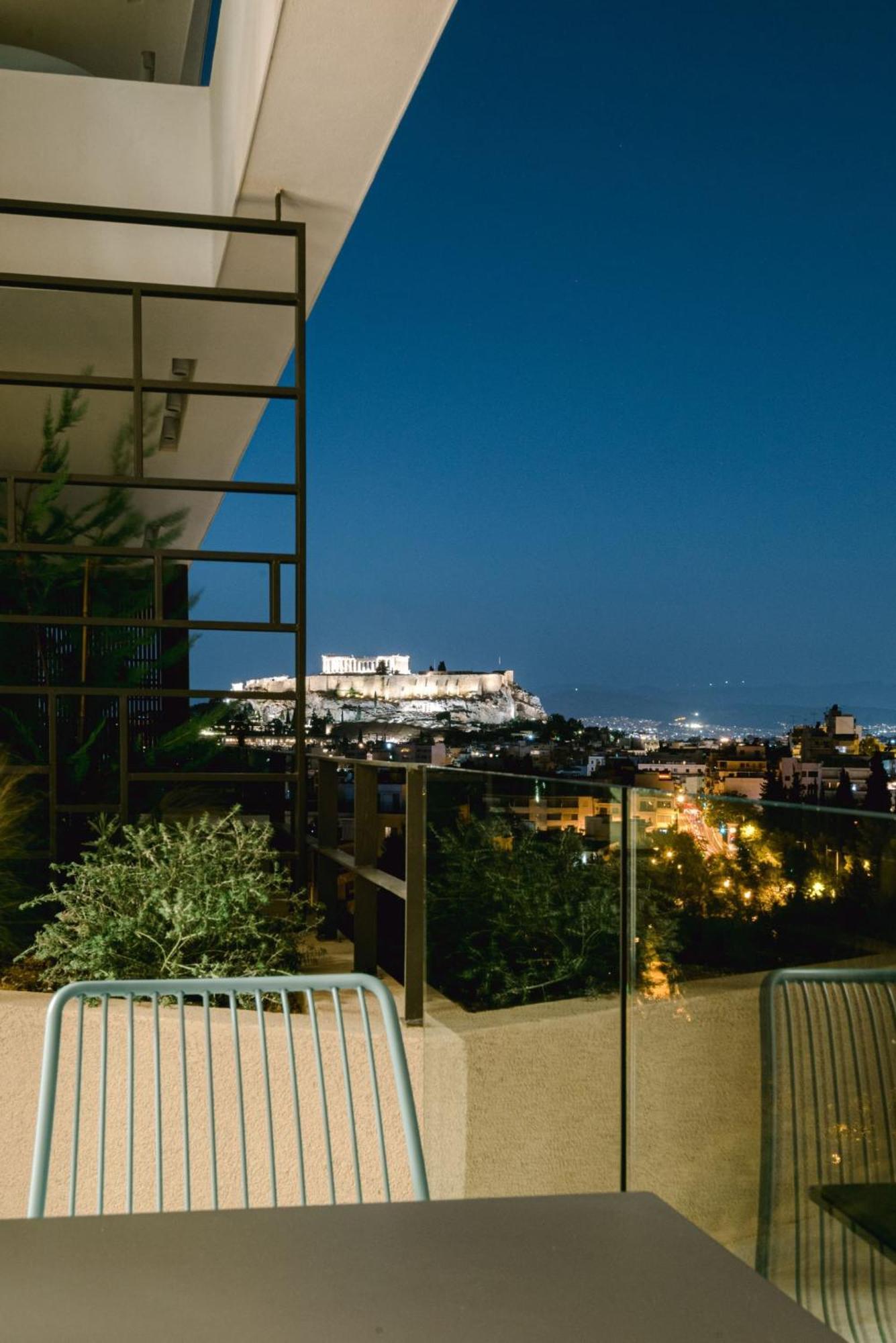 Urban Apt With Stunning Acropolis View & Roofdeck Athens Luaran gambar