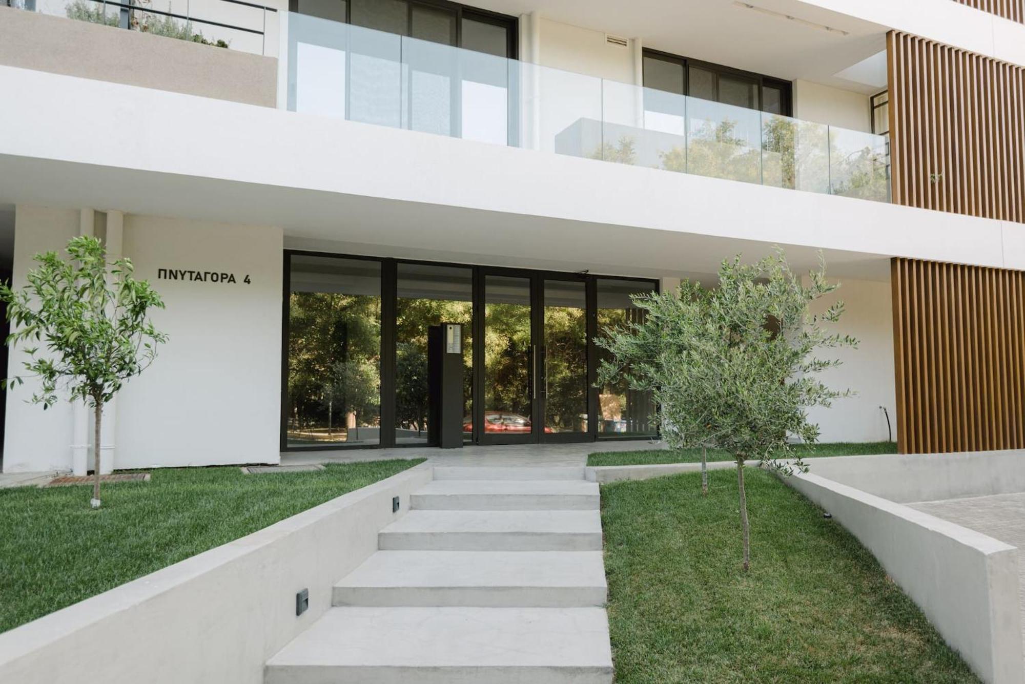 Urban Apt With Stunning Acropolis View & Roofdeck Athens Luaran gambar