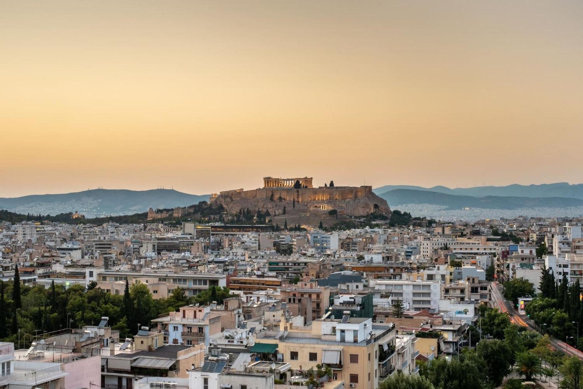 Urban Apt With Stunning Acropolis View & Roofdeck Athens Luaran gambar
